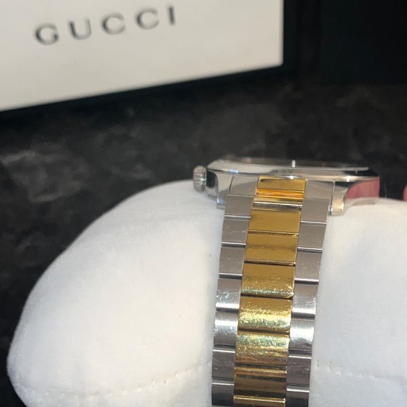 GUCCI: G-timeless watch, 38mm - Picture 13 of 13